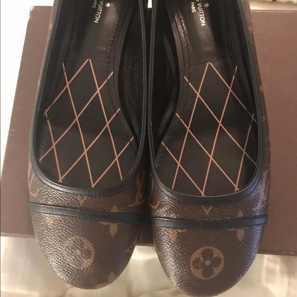 AUTHENTIC LOUIS VUITTON revival ballerina flats